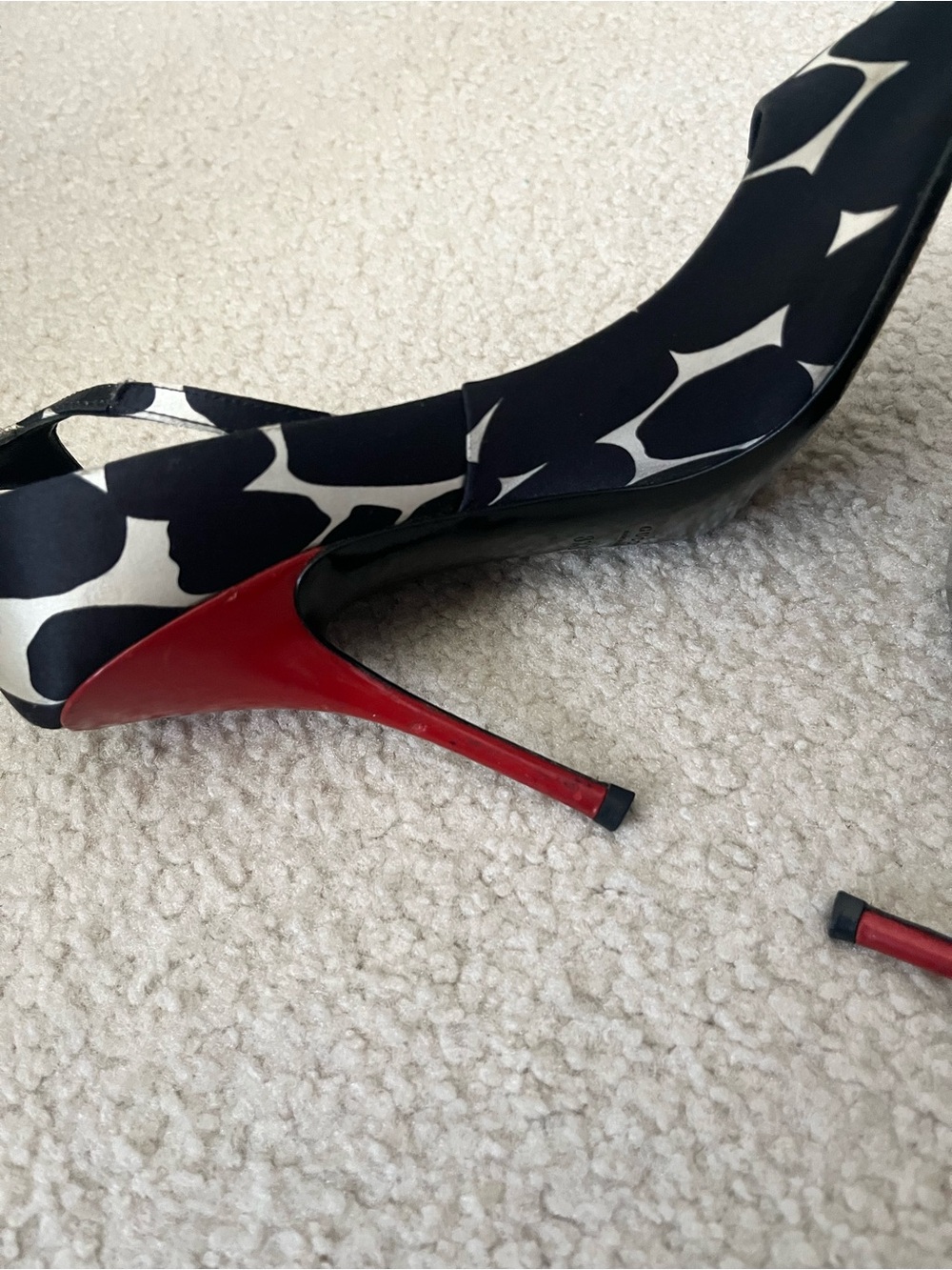 Gucci Nero Bianco Satin Red Heels - Black White Peep-Toe Ankle-Strap Pumps 8.5 - Picture 6 of 10